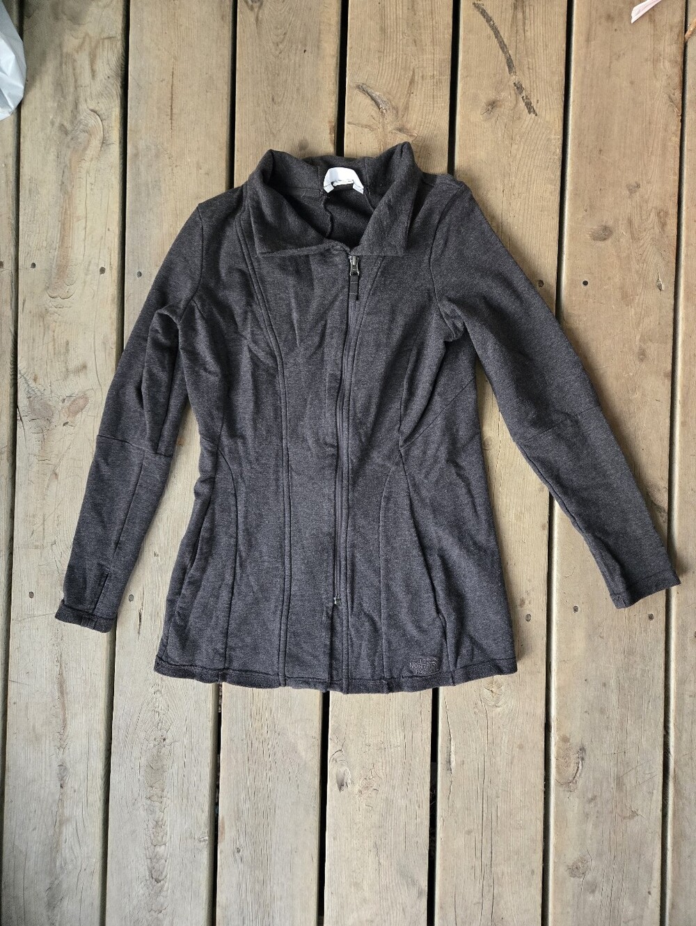 The North Face zip up scuba jacket w/ thumbholes size medium in great condition